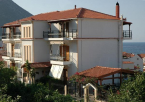 Гостиница Makis Studios & Apartments  Порос